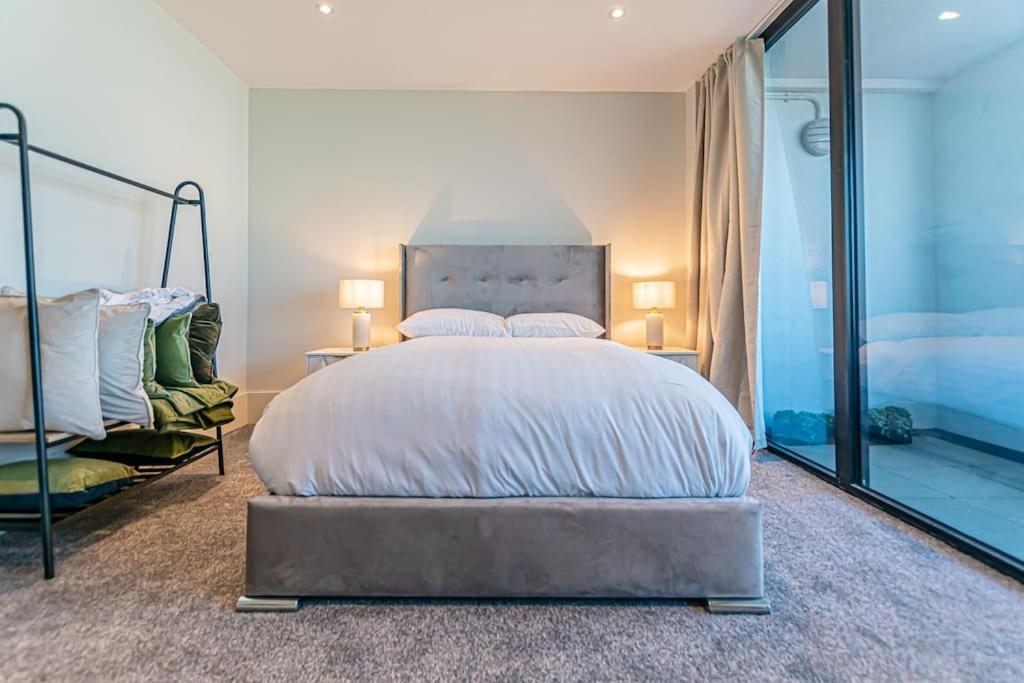 Open Balconey River View! Wow Liverpool Extérieur photo