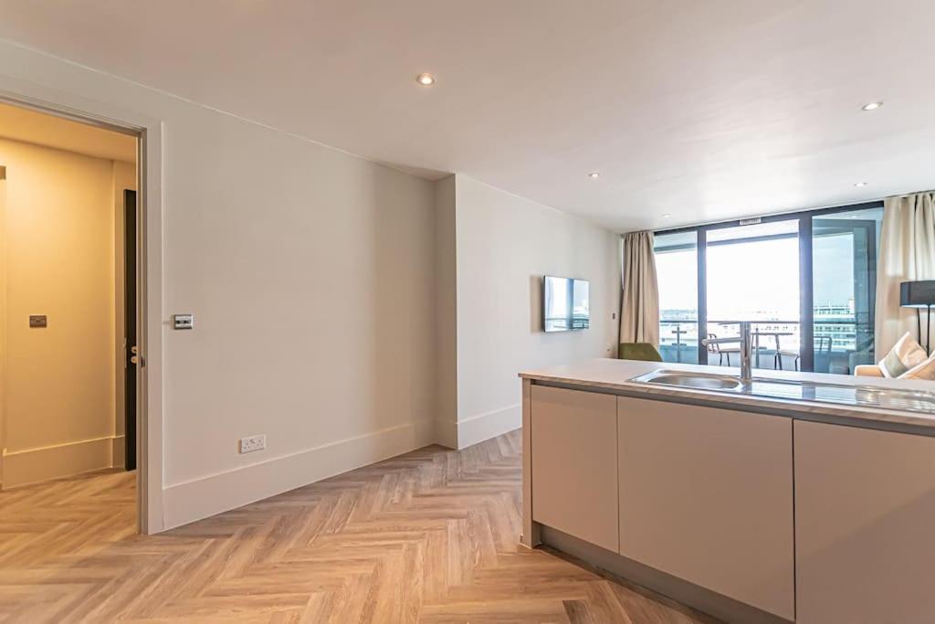 Open Balconey River View! Wow Liverpool Extérieur photo