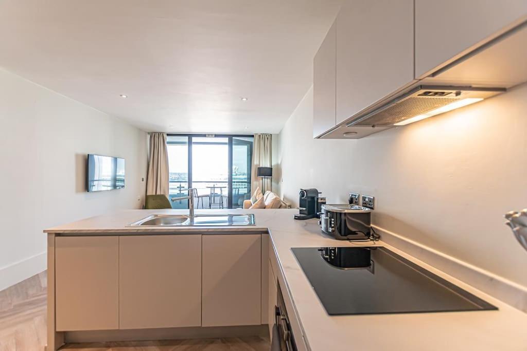 Open Balconey River View! Wow Liverpool Extérieur photo